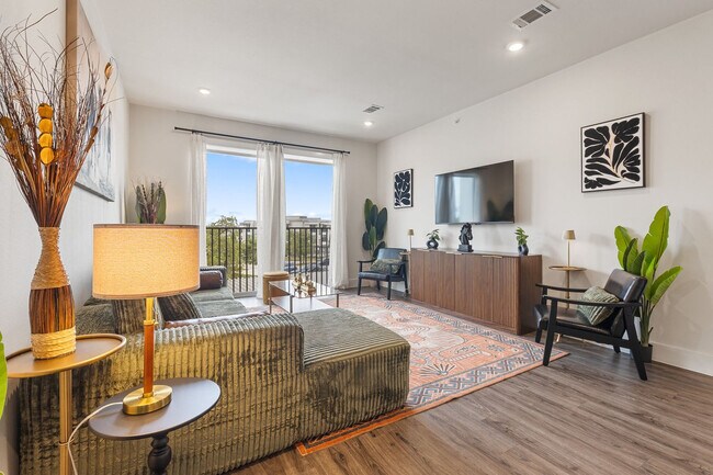 Foto del edificio - 7522 1/2 West Slaughter Lane-SI FL1-ID1537449P