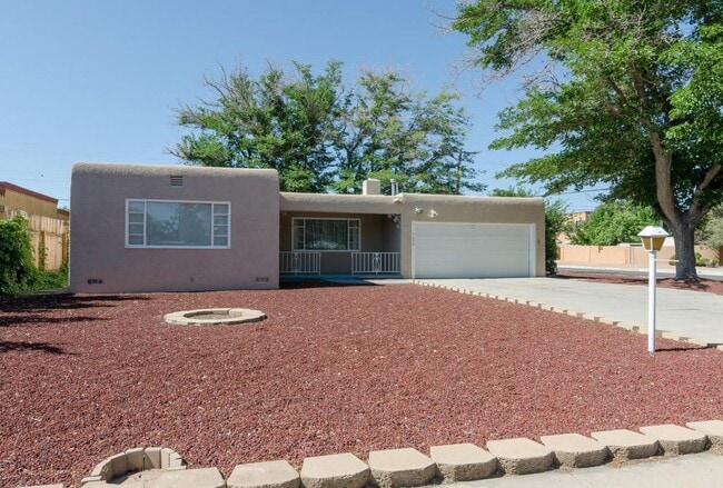 Building Photo - 3600 Calle del Sol NE