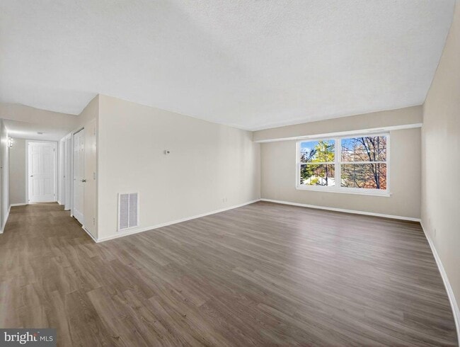 Foto del edificio - 7680 Tremayne Pl