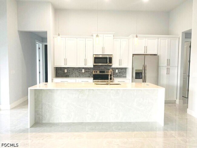 Foto del edificio - 224 NW 2nd Pl