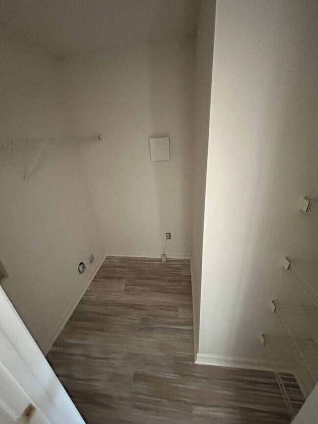 Foto del edificio - 545 Carlton Pointe Dr