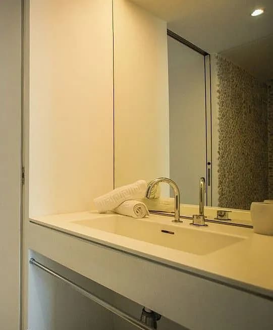 Building Photo - 220 Nice Ln