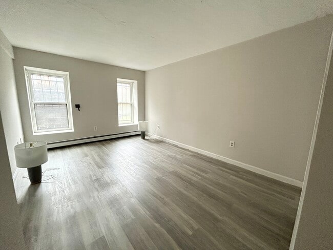 Building Photo - 74 Hammond St