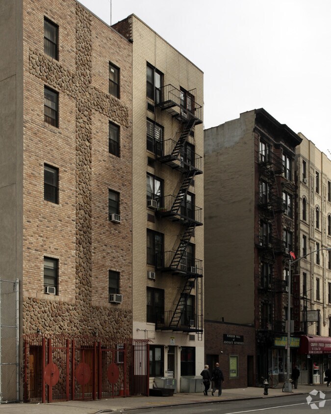 Building Photo - 191 Madison St