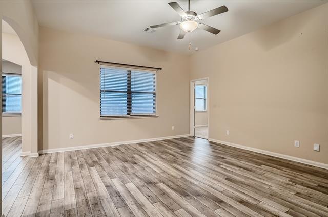 Building Photo - 1833 Chesapeake Dr