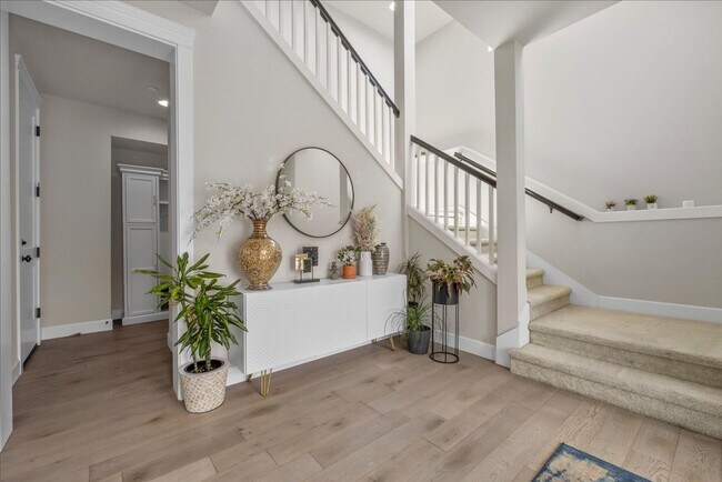 Building Photo - Luxury Living at Sagebrook