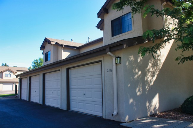 Attached garage - 2182 Denton Grove