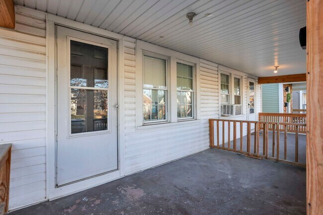 Building Photo - 1398-1400-1400 S Ohio Ave