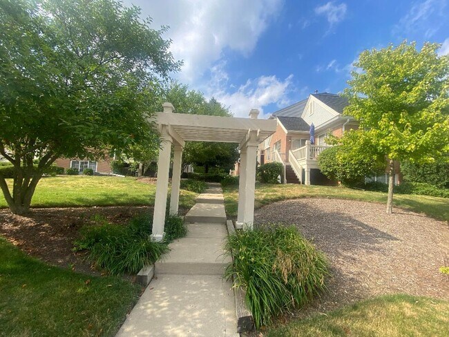 Foto del edificio - 2144 W Concord Ln
