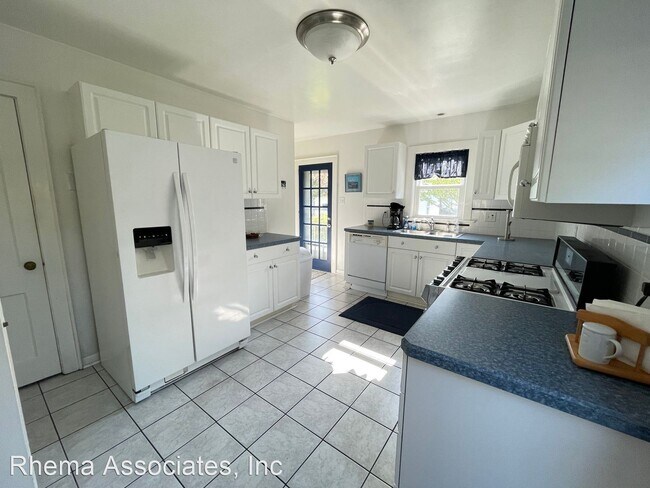 Building Photo - 3 br, 2 bath House - 2416 Baltic Ave