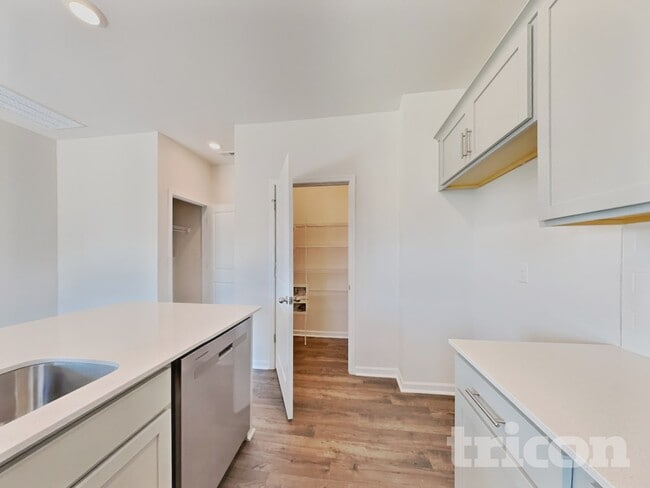 Building Photo - 120 Paper Birch Wy