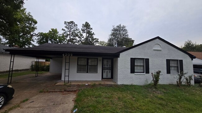 Building Photo - 4209 Camelot Ave