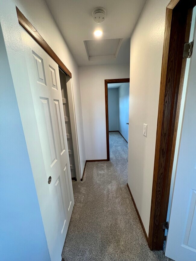 Hallway with storage - 1329 Fleetfoot Dr