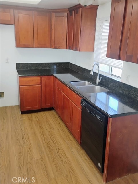 Foto del edificio - 21862 Dracaea Ave