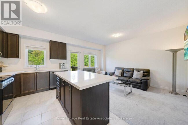 Photo du bâtiment - 305 Garner Rd W