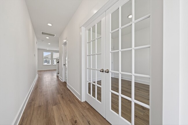 Building Photo - 404 Old Spg Ln