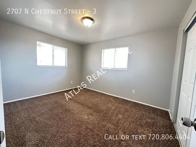 Building Photo - Live Westside! Spacious 3-Bedroom Apartmen...