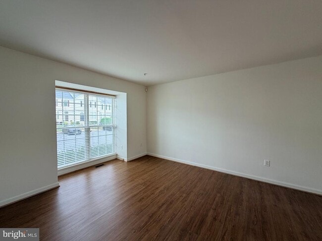 Building Photo - 125 Hidden Hill Cir
