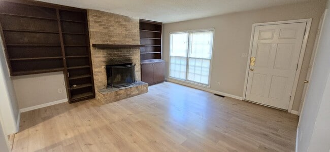 Building Photo - 2719 Clayton Dr NW