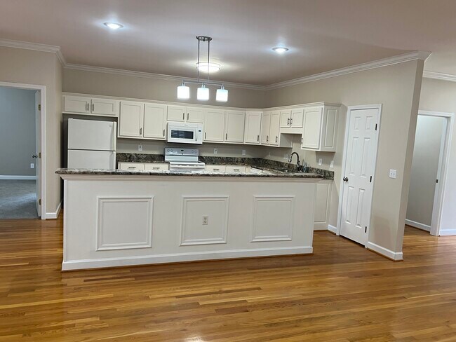 Foto del edificio - 1305 Eagles Ln