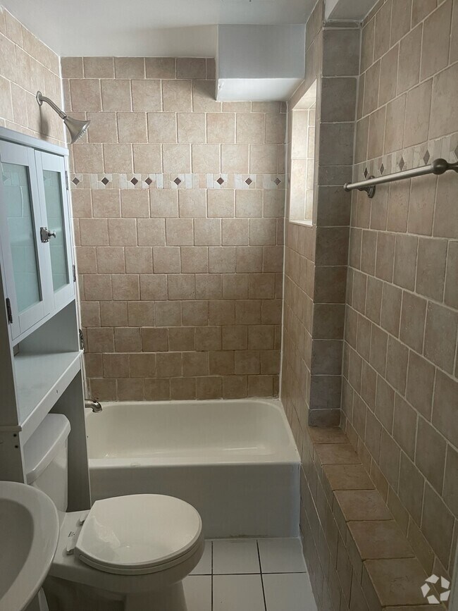 Apartments under 2,200 in Merrick, NY 1 Rentals