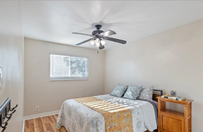 Foto del edificio - 935 S 1500 E St