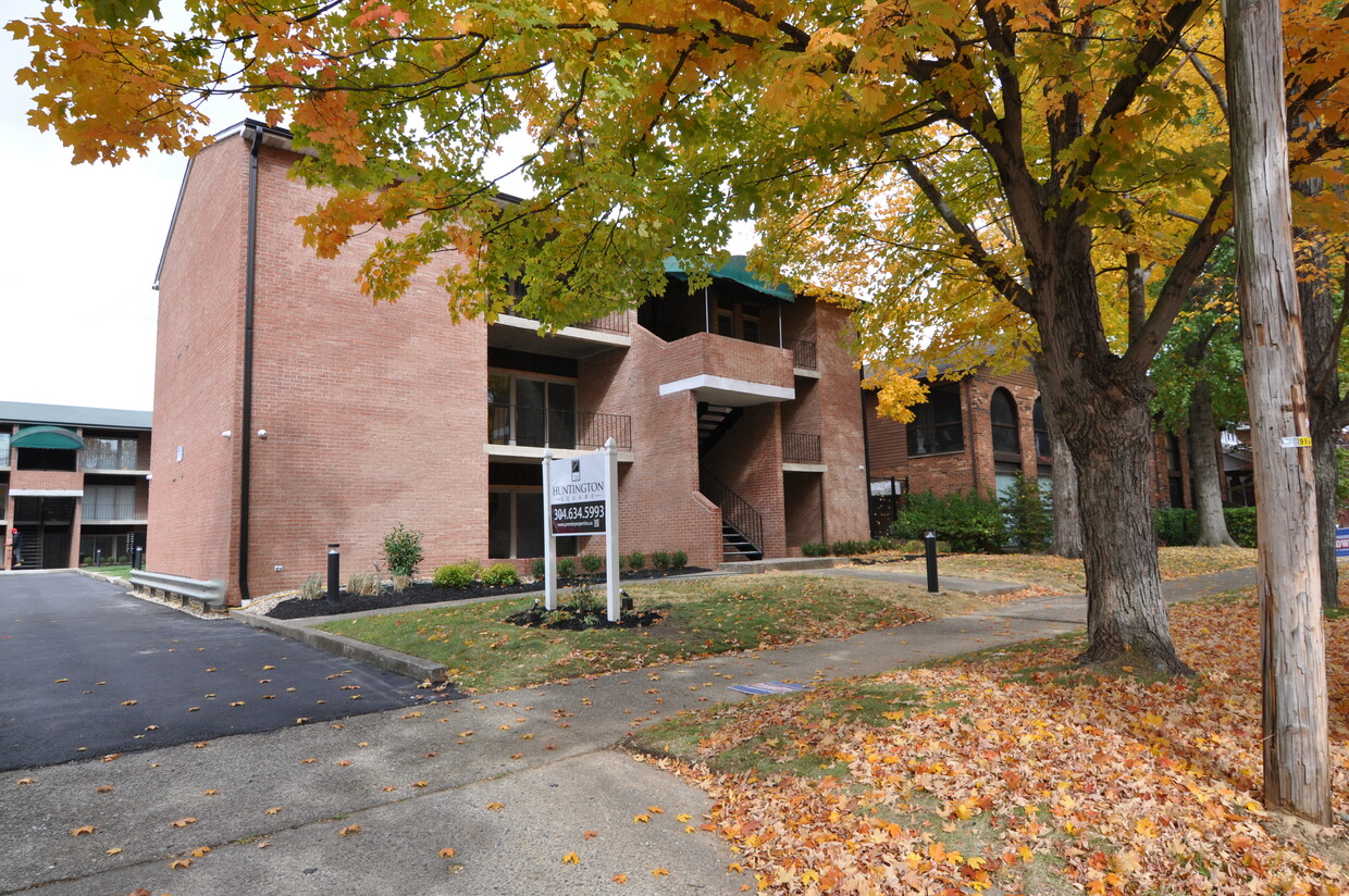 Primary Photo - 918 10th Ave