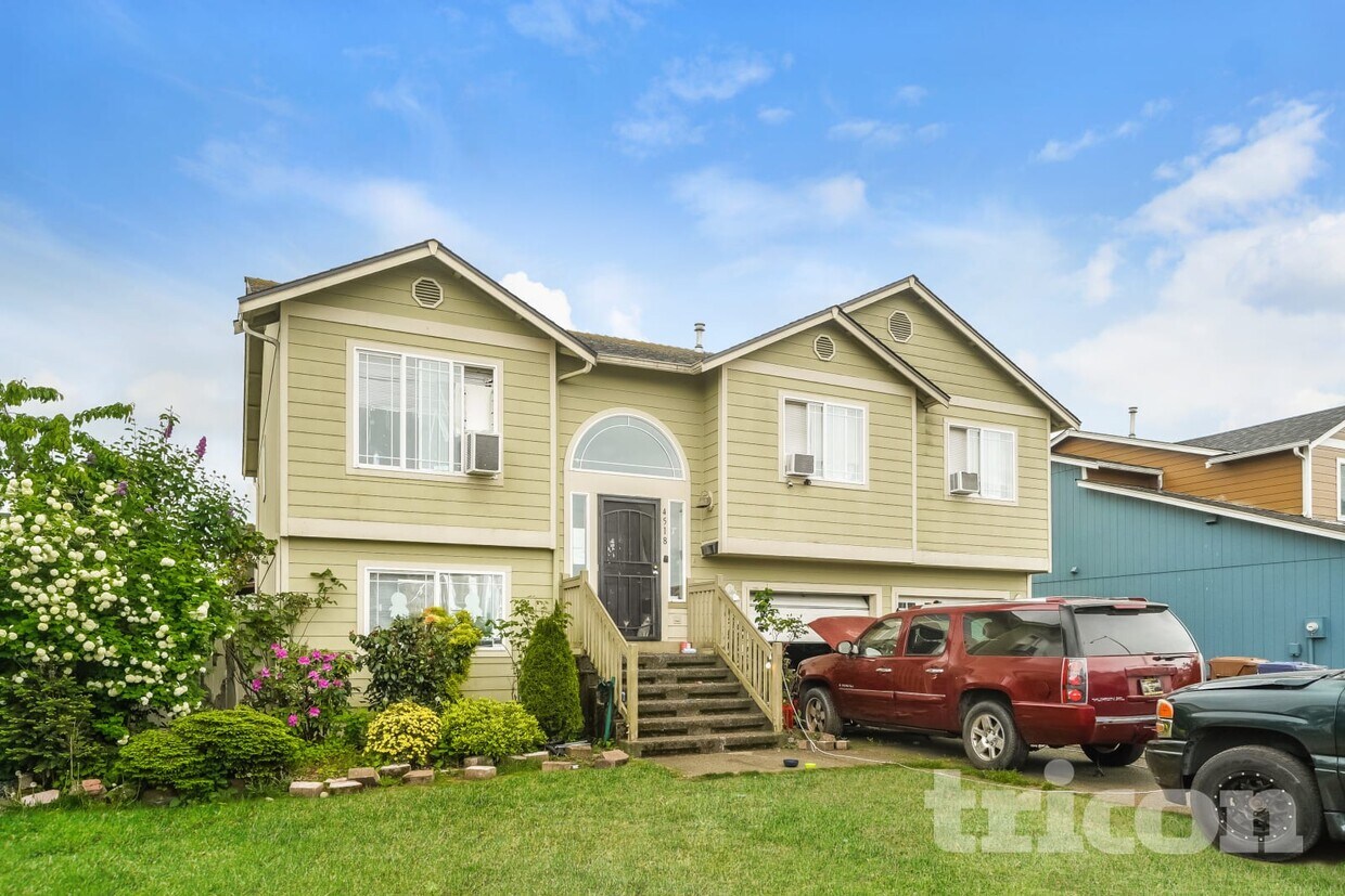 Foto principal - 4518 S 79th St