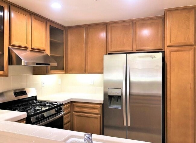 Building Photo - 243 Dewdrop