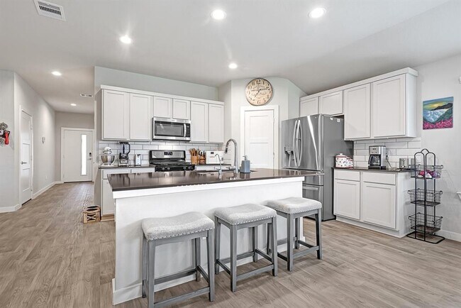 Foto del edificio - 14242 Wonder Lake Ln