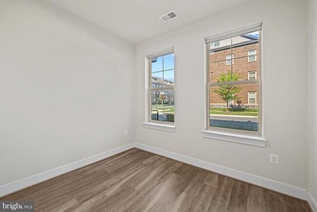 Foto del edificio - 148 Stowe Dr