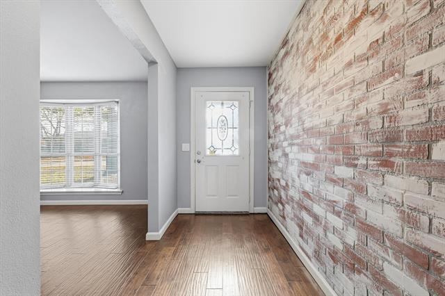 Building Photo - 726 Laramie Dr