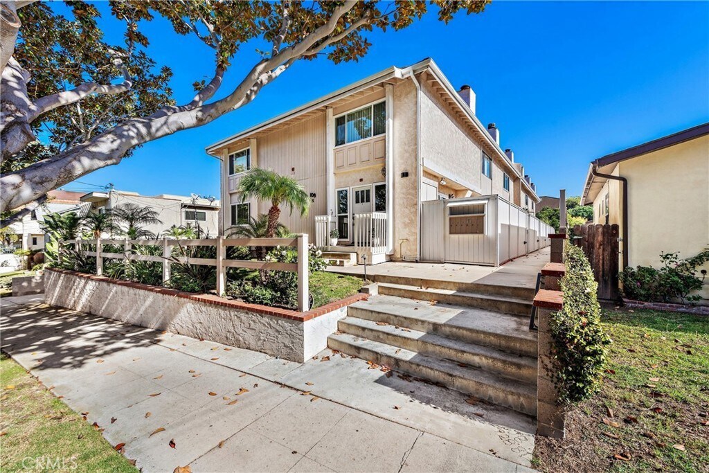 108 S Irena Ave, Redondo Beach, CA 90277 Townhome Rentals in Redondo