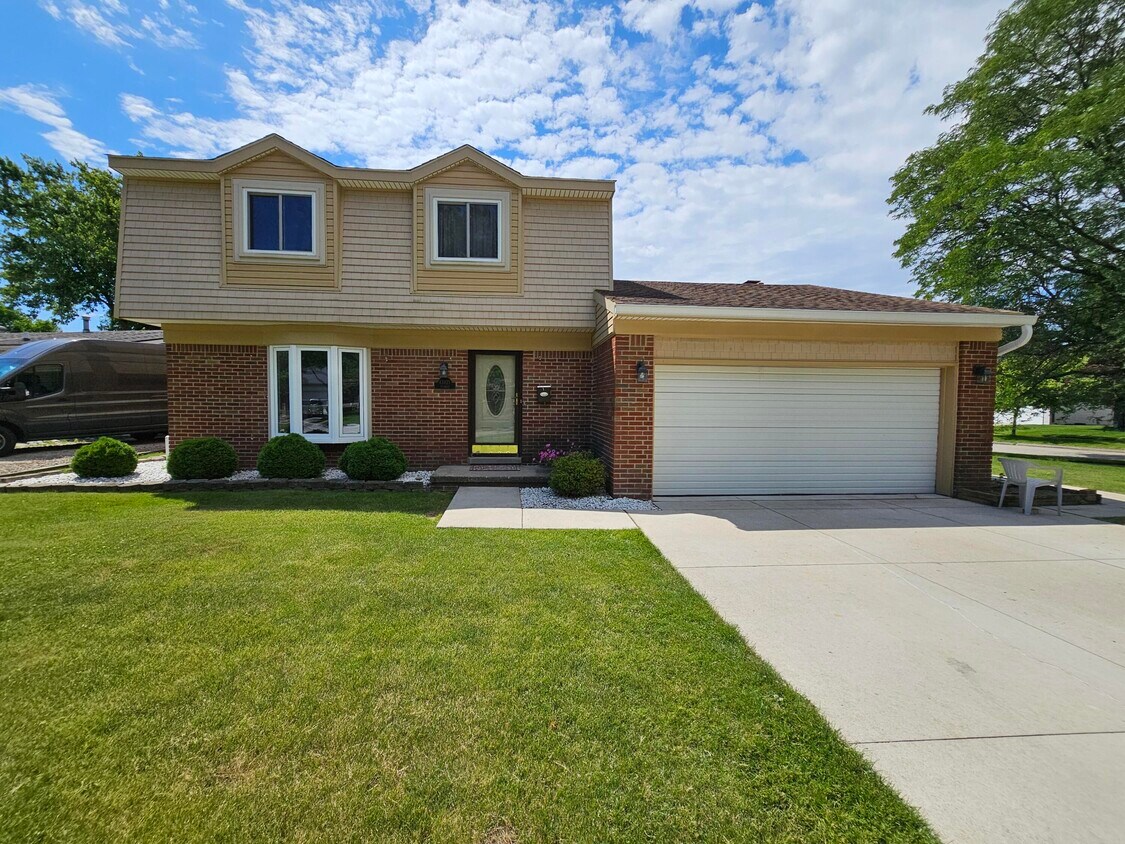 Foto principal - 43921 Arlington Rd