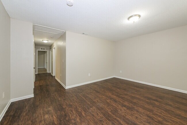 Foto del edificio - 7926 Pipit Ave