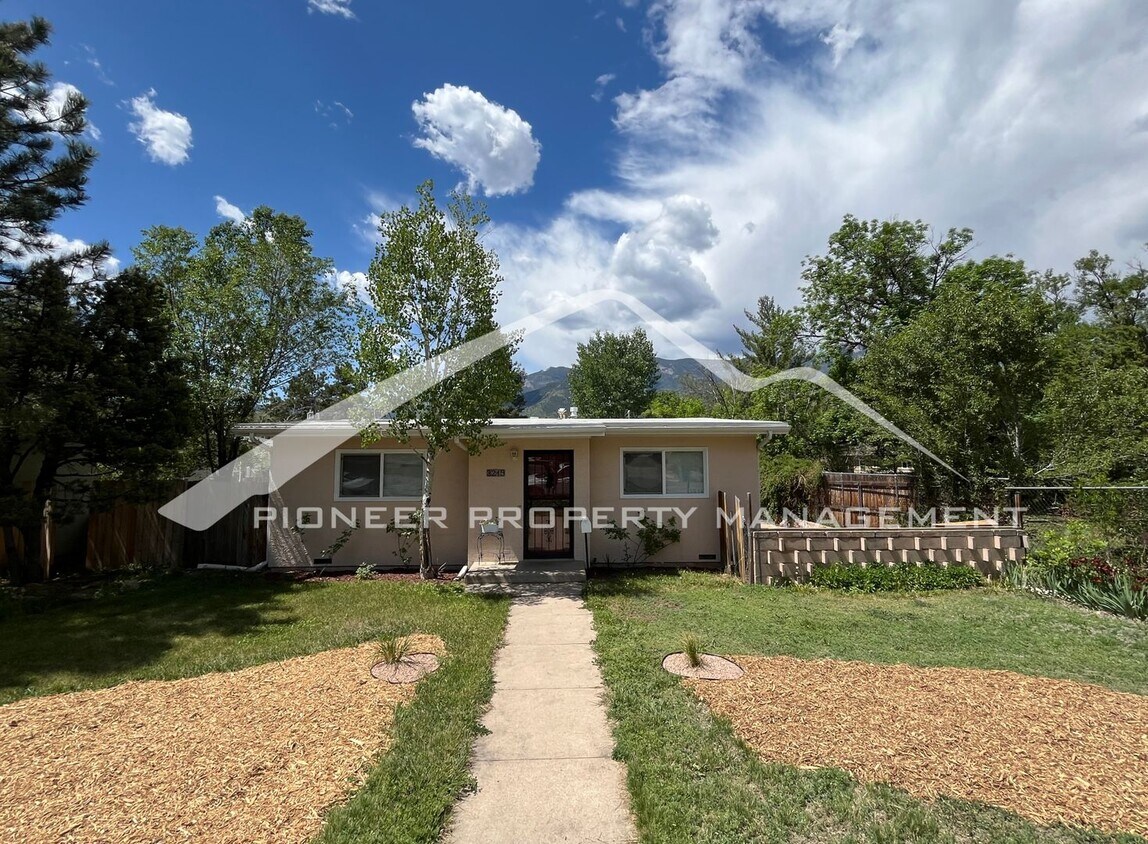 Primary Photo - 3-bedroom, 1.5-bathroom House with Big, Pr...