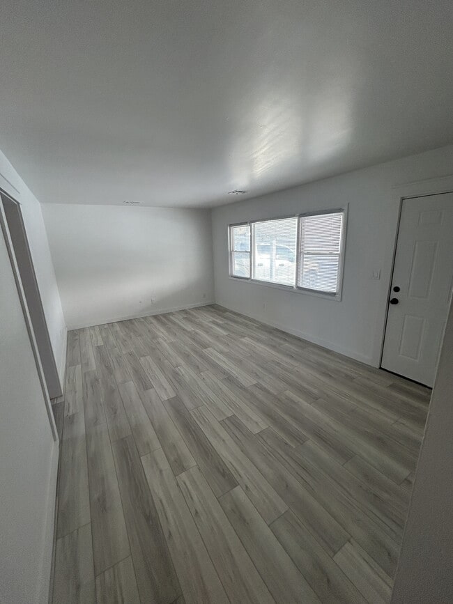 Building Photo - 2132 McCartney Rd