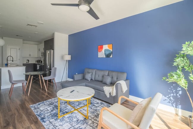 Building Photo - 701 W Rio Salado Pkwy