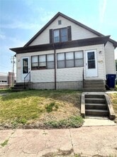 Building Photo - 1002 Freeburg Ave