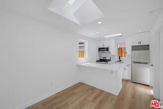 Building Photo - 508 E Palmer Ave