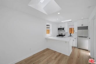 Building Photo - 508 E Palmer Ave