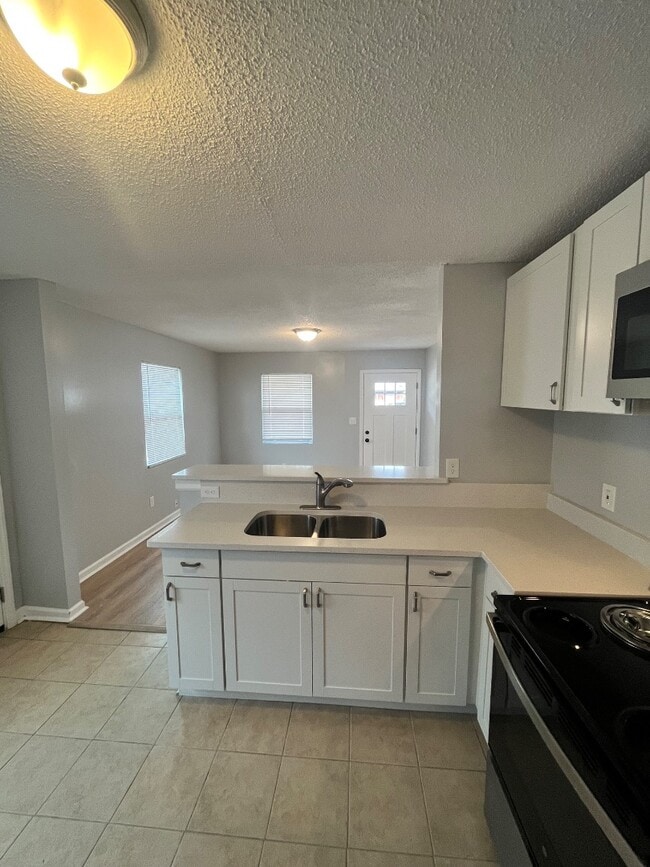 Building Photo - 2603 Dundeen St