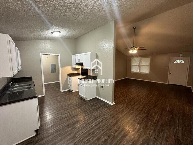 Building Photo - 5738 Ashridge Pl