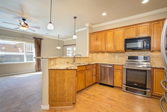 Foto del edificio - 2420 Owens Ave