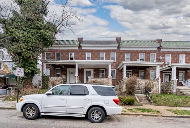 Building Photo - 5117 Queensberry Ave
