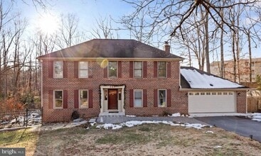 Building Photo - 127 Pilgrim Cove