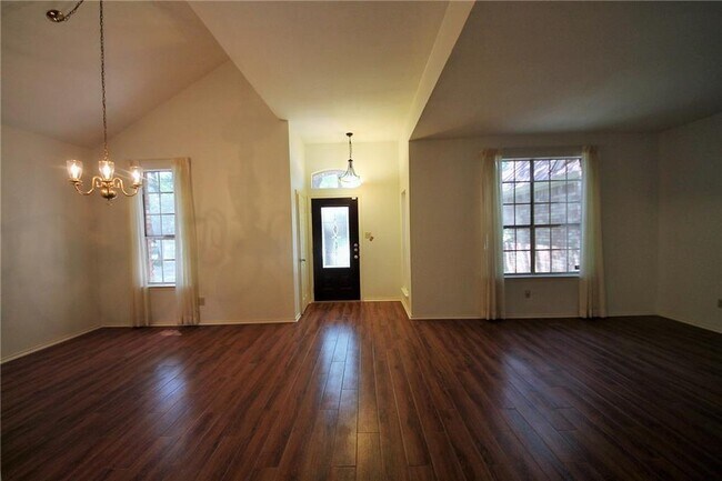 Building Photo - 13117 Boomer Ln