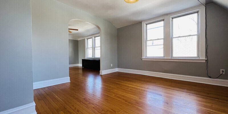 Primary Photo - 3050 N Normandy Ave