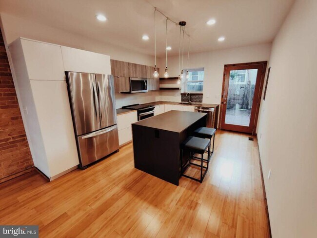 Foto del edificio - 2804 Remington Ave