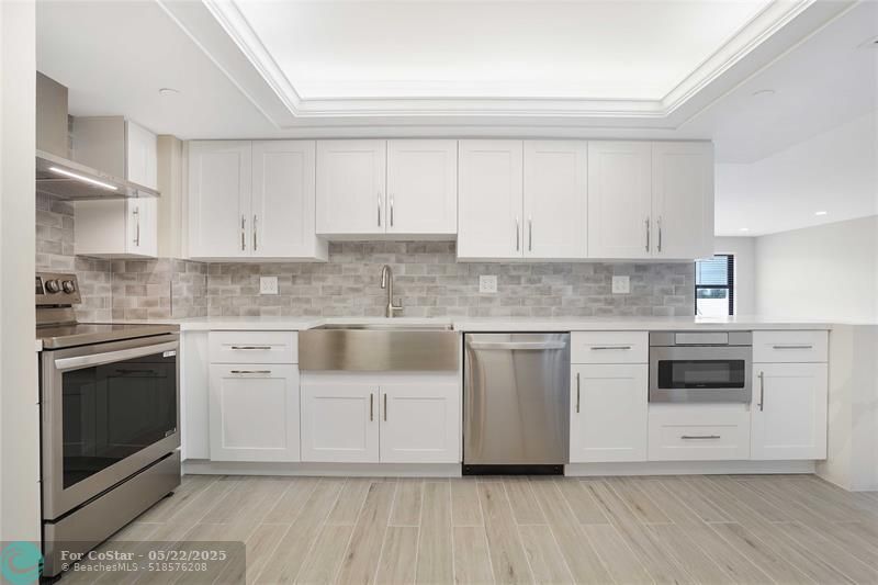 Foto principal - 3200 Port Royale Dr N